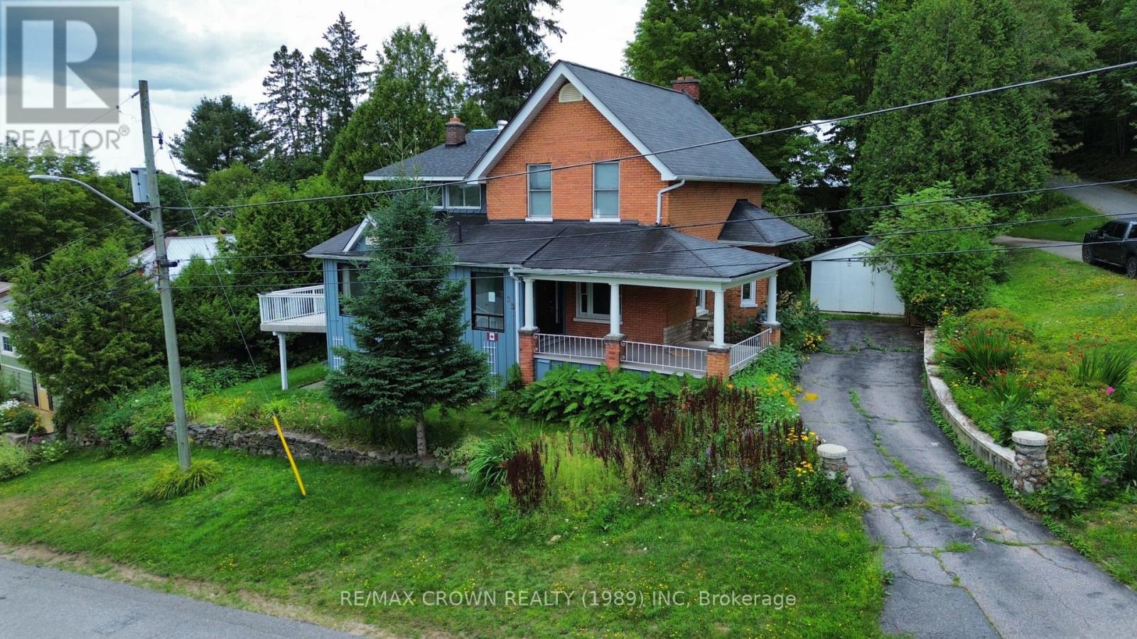 23 Lansdowne Street W, Huntsville, Ontario  P1H 1W1 - Photo 1 - X13668378