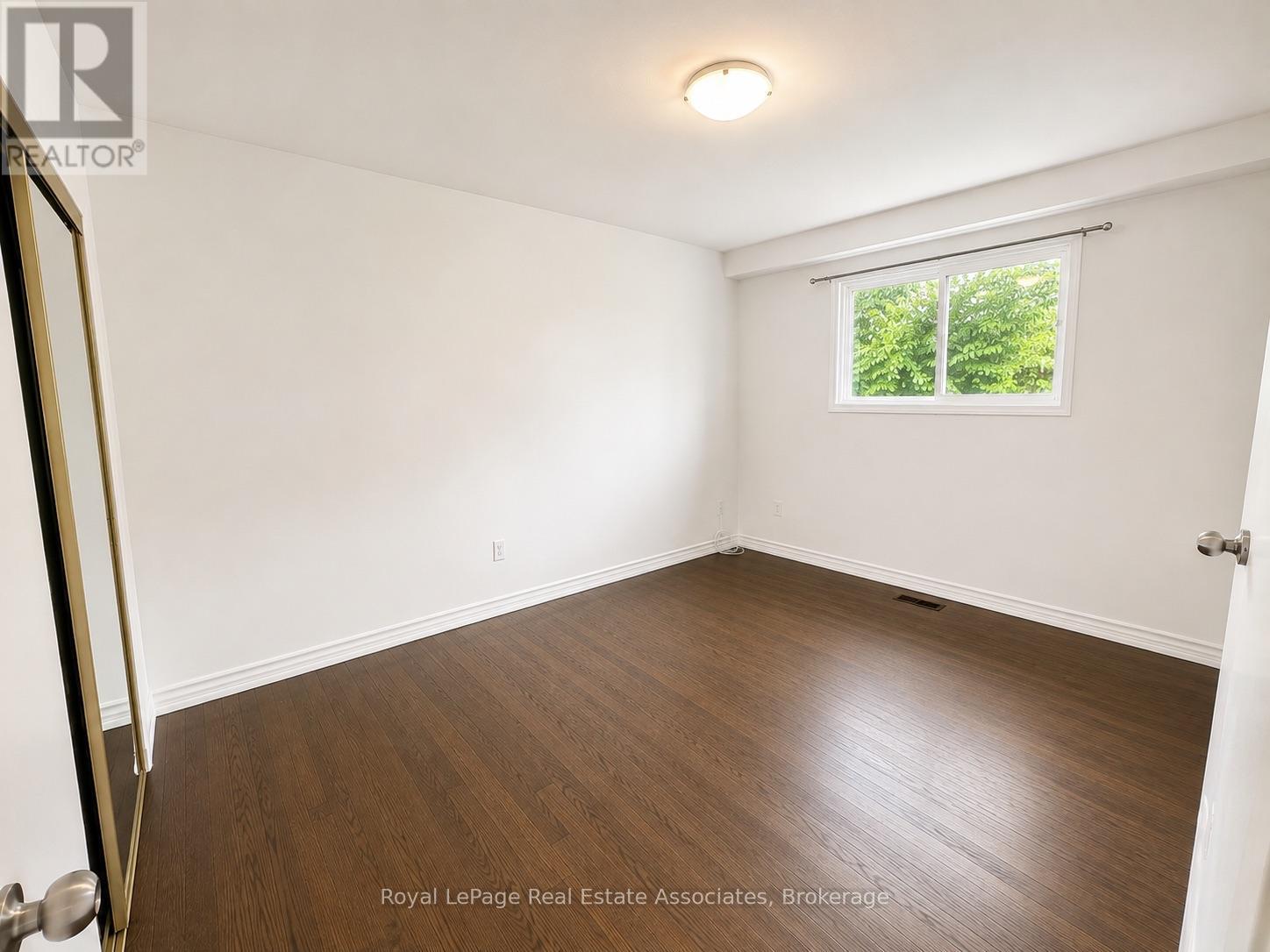Upper - 2393 Whaley Drive, Mississauga, Ontario  L5B 2B3 - Photo 12 - W13672112