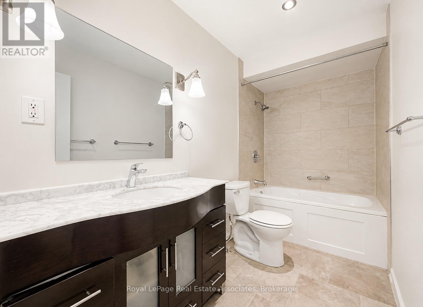 Upper - 2393 Whaley Drive, Mississauga, Ontario  L5B 2B3 - Photo 15 - W13672112