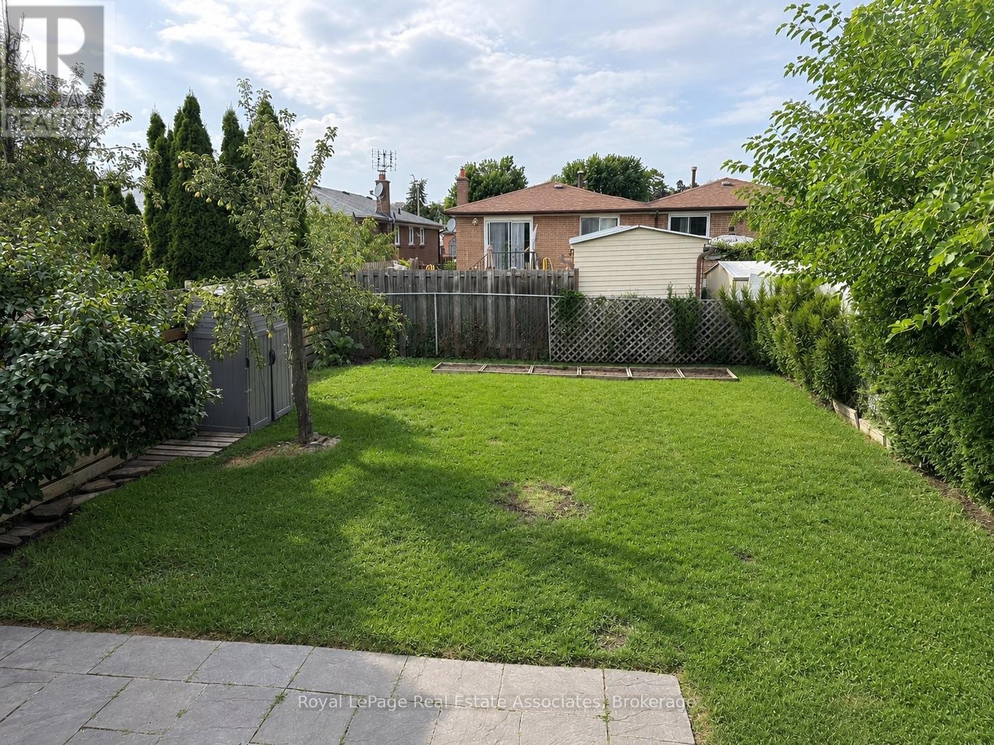 Upper - 2393 Whaley Drive, Mississauga, Ontario  L5B 2B3 - Photo 17 - W13672112