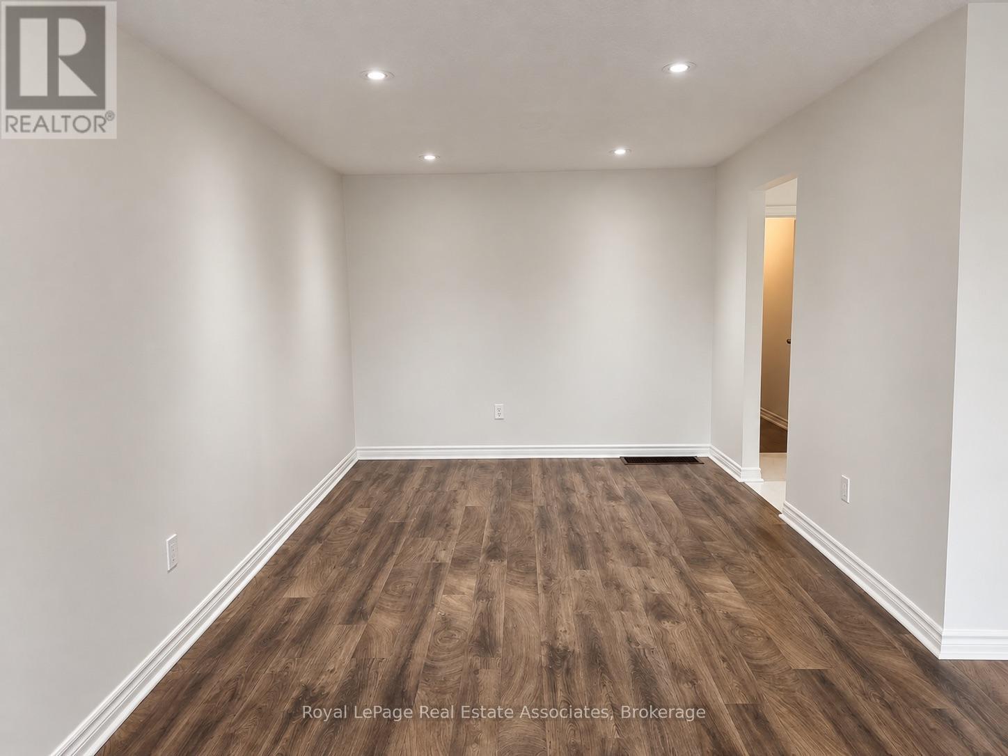 Upper - 2393 Whaley Drive, Mississauga, Ontario  L5B 2B3 - Photo 5 - W13672112
