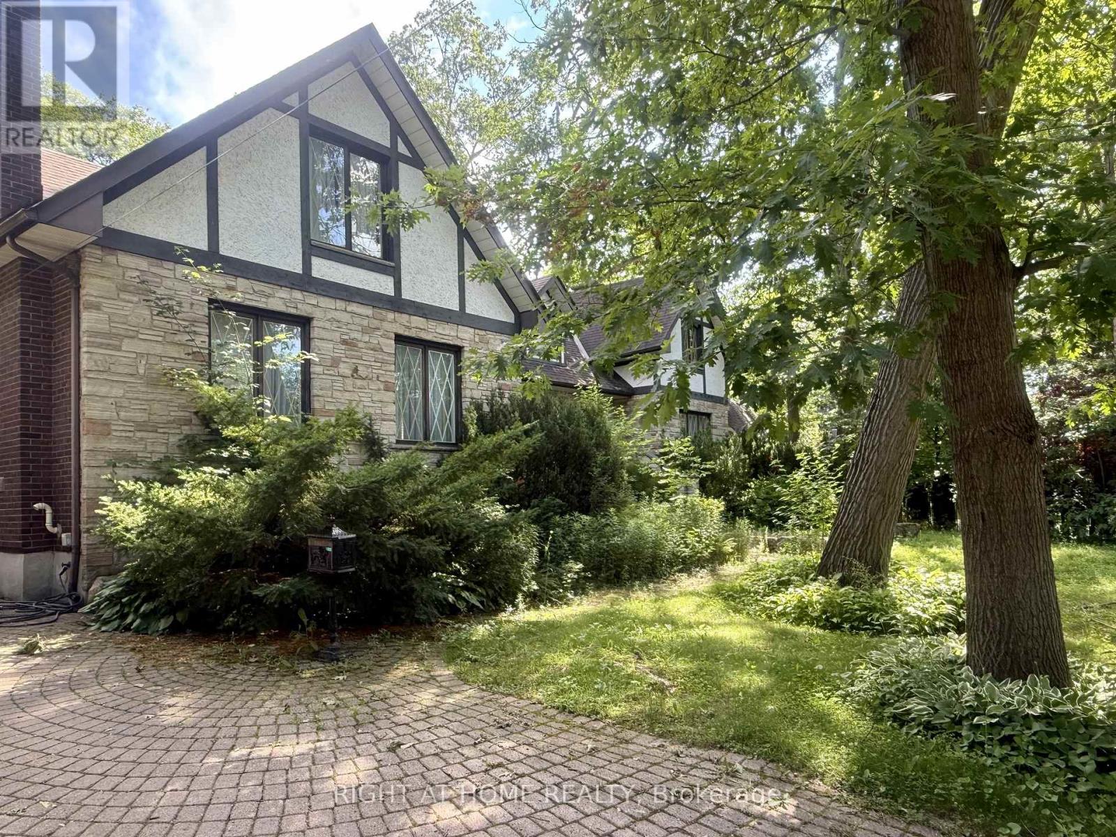 2123 Gordon Drive, Mississauga, Ontario  L5B 1S6 - Photo 3 - W13672136
