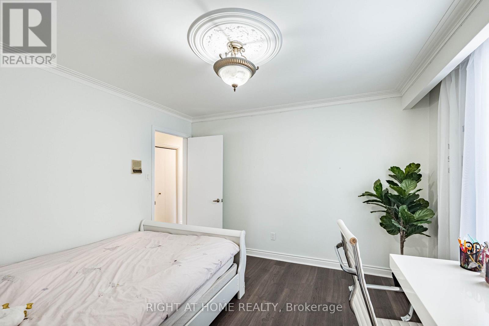 2123 Gordon Drive, Mississauga, Ontario  L5B 1S6 - Photo 32 - W13672136