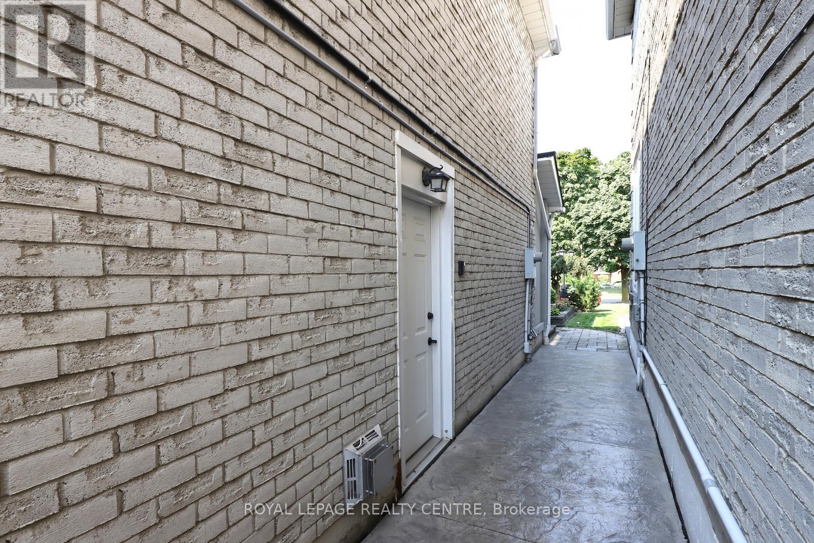 598 Pilcom Court, Mississauga, Ontario  L5B 4A3 - Photo 34 - W13670378