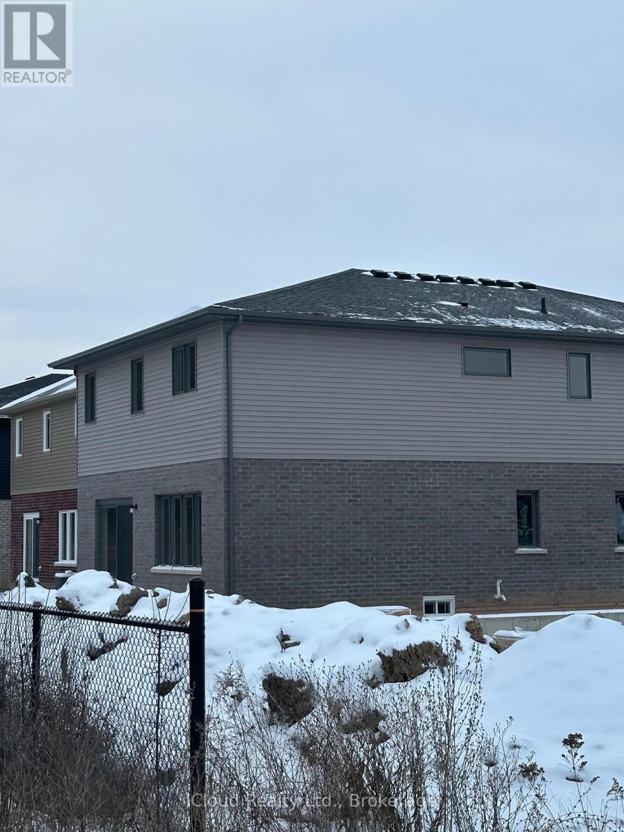 5 Wilson Court, Thorold, Ontario  L2V 4Z8 - Photo 2 - X13481512