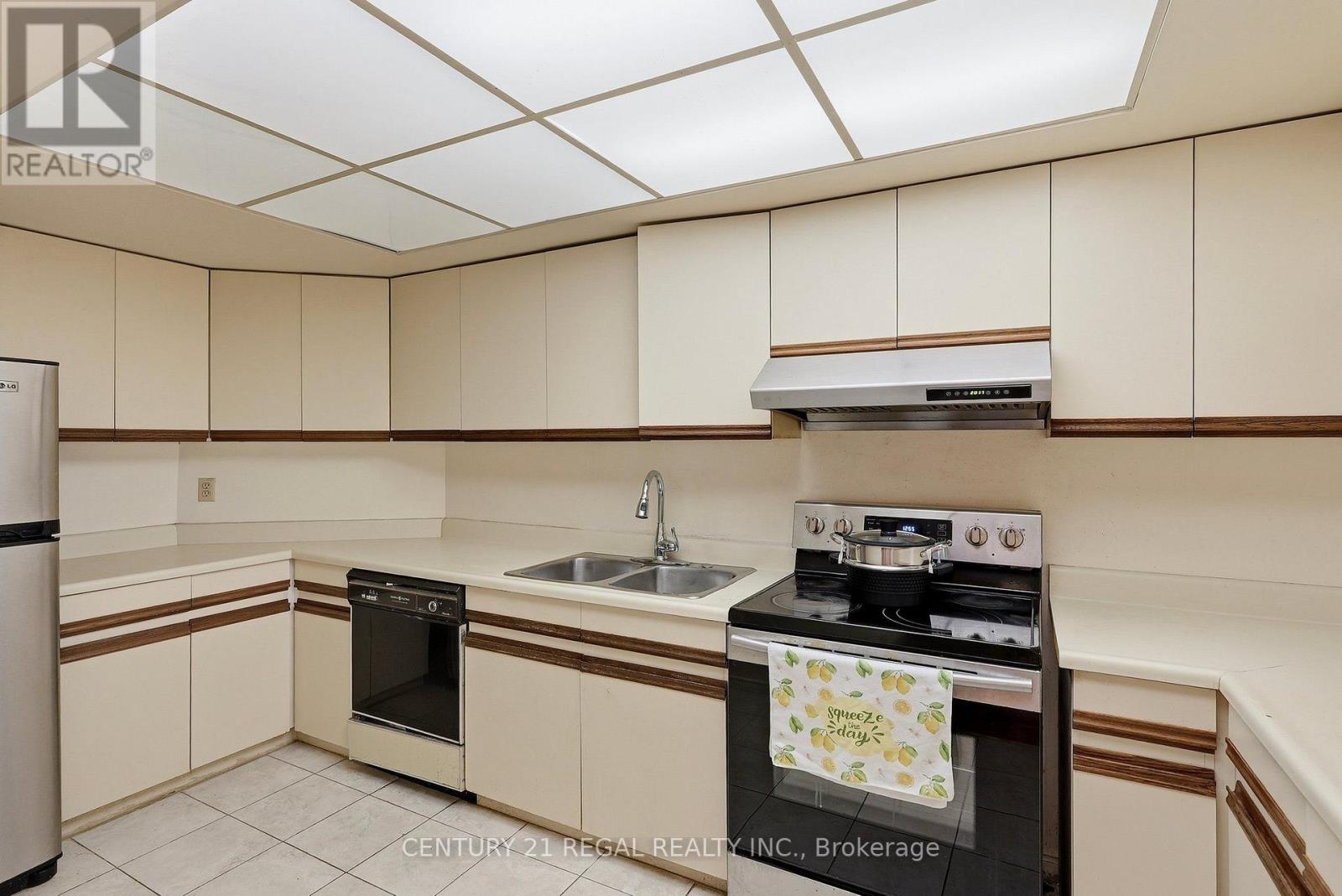 306 - 280 Simcoe Street, Toronto, Ontario  M5T 2Y5 - Photo 7 - C13670392