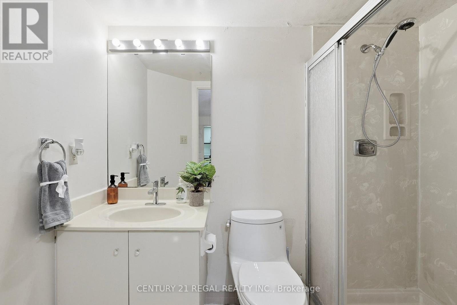 306 - 280 Simcoe Street, Toronto, Ontario  M5T 2Y5 - Photo 9 - C13670392