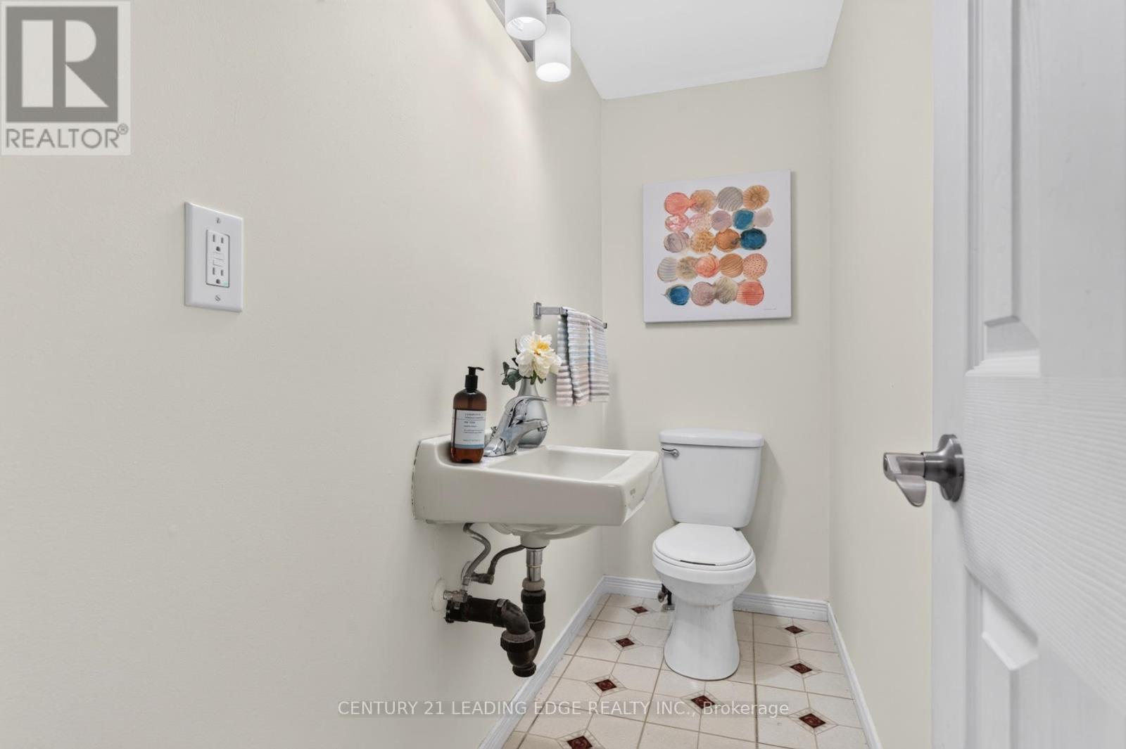 58 Valdor Drive, Toronto, Ontario  M1V 1R4 - Photo 5 - E13670380