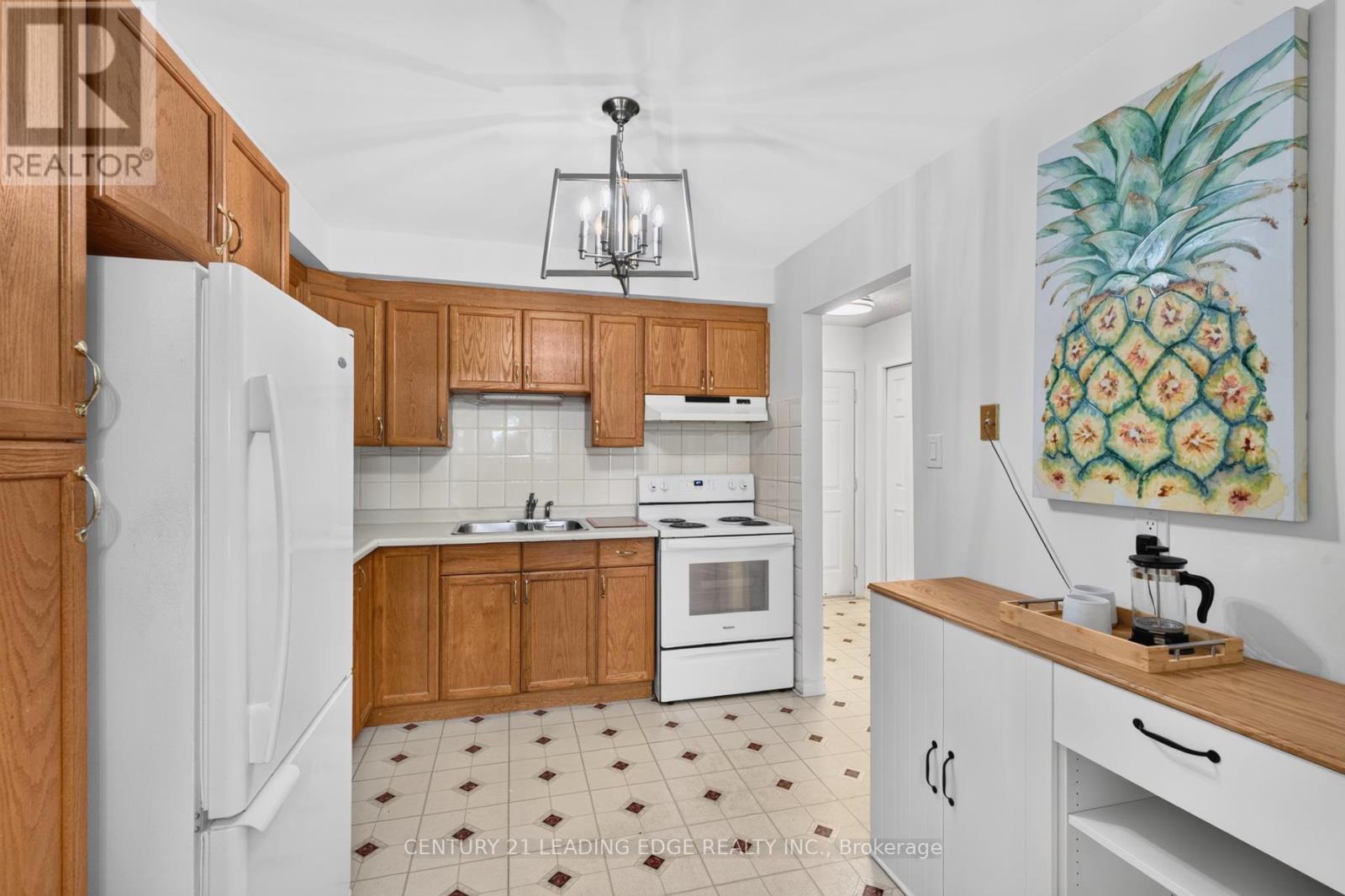 58 Valdor Drive, Toronto, Ontario  M1V 1R4 - Photo 7 - E13670380