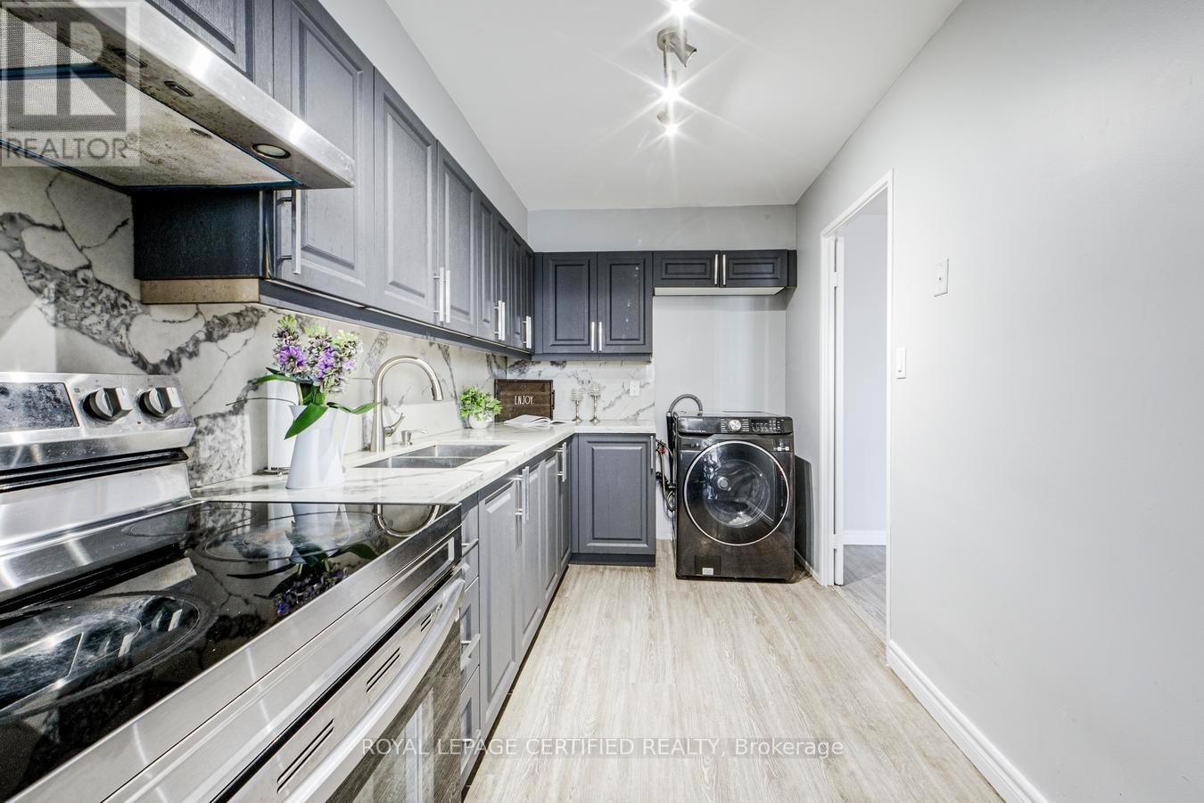 1208 - 1 Massey Square, Toronto, Ontario  M4C 5L4 - Photo 11 - E13670474