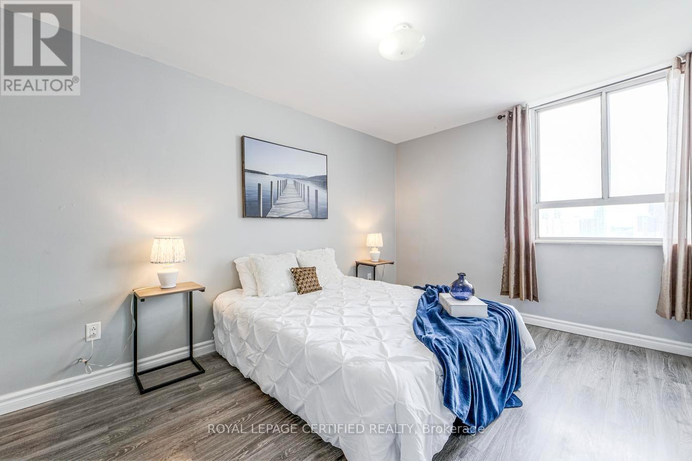 1208 - 1 Massey Square, Toronto, Ontario  M4C 5L4 - Photo 17 - E13670474