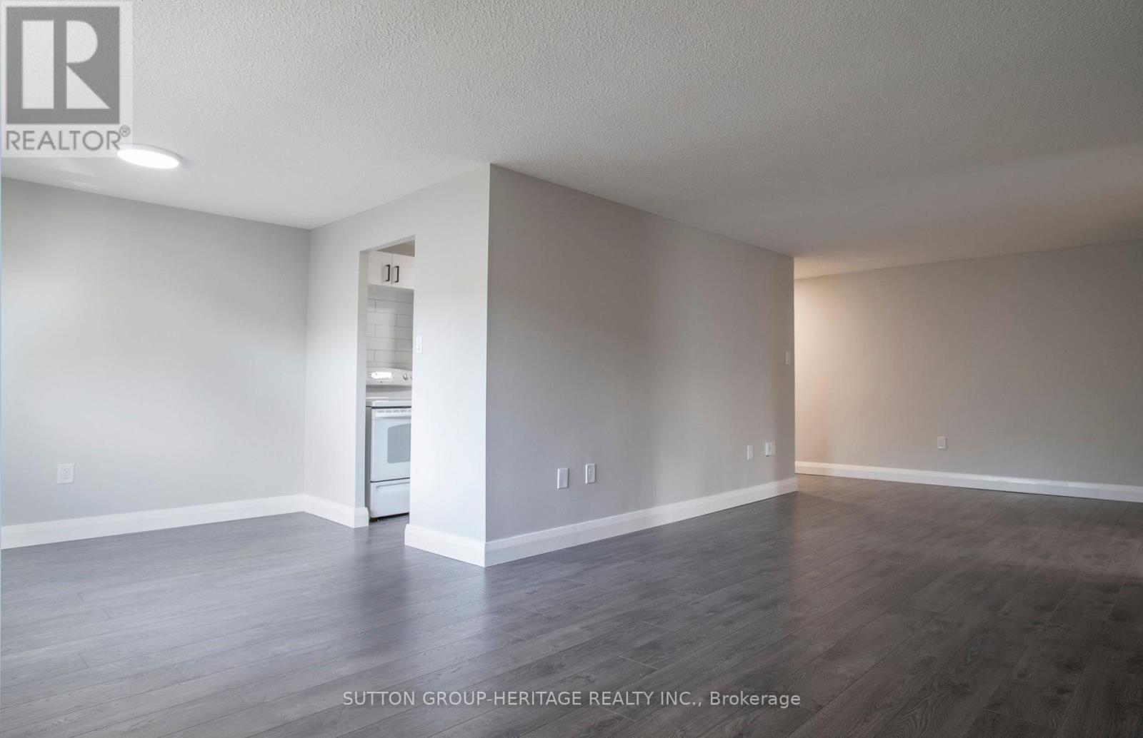 301 - 936 Glen Street, Oshawa, Ontario  L1J 5Z7 - Photo 9 - E13670426