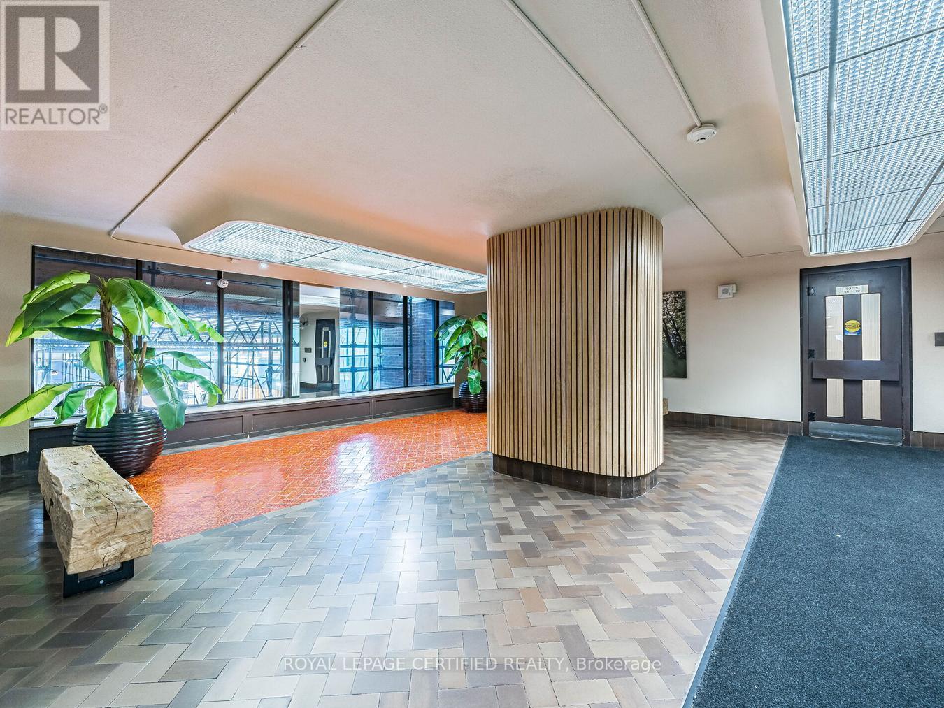 1208 - 1 Massey Square, Toronto, Ontario  M4C 5L4 - Photo 2 - E13670474