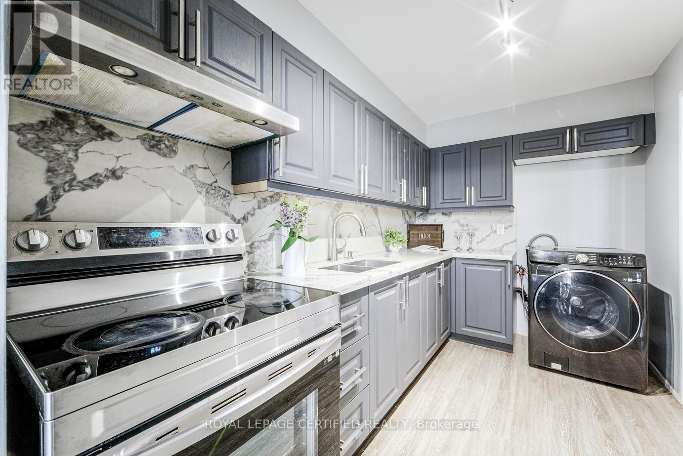 1208 - 1 Massey Square, Toronto, Ontario  M4C 5L4 - Photo 12 - E13670474