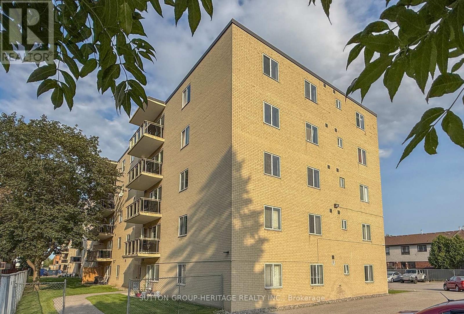 301 - 936 Glen Street, Oshawa, Ontario  L1J 5Z7 - Photo 5 - E13670426