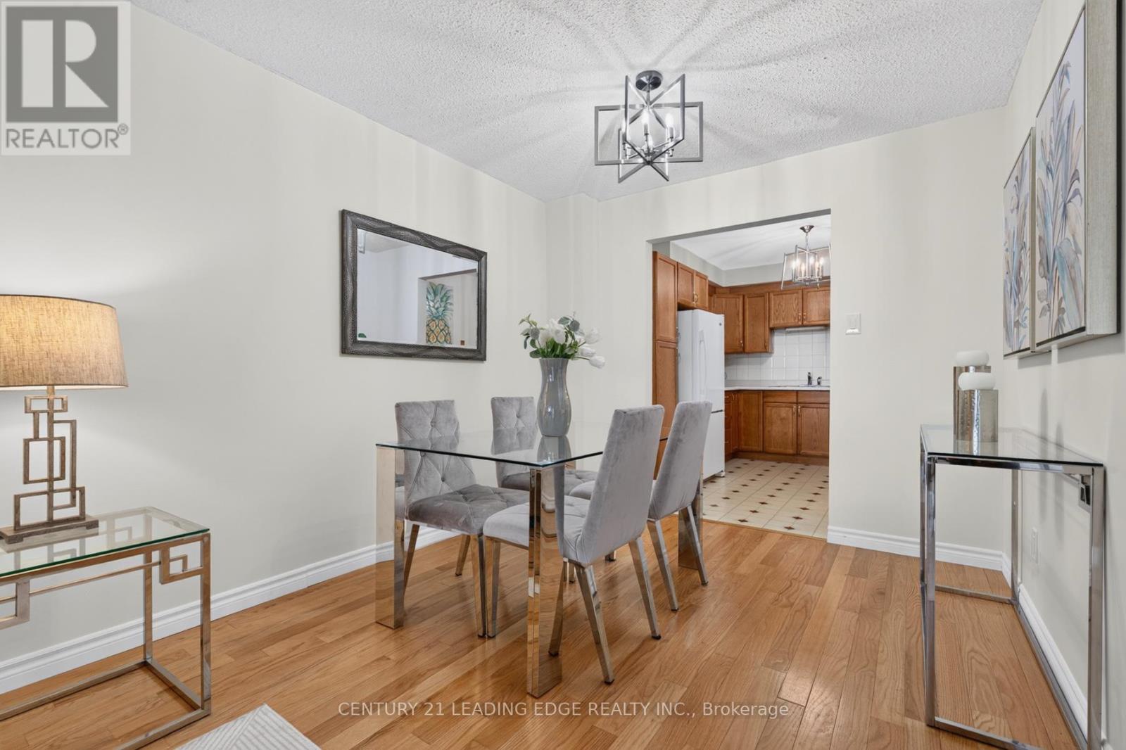 58 Valdor Drive, Toronto, Ontario  M1V 1R4 - Photo 9 - E13670380