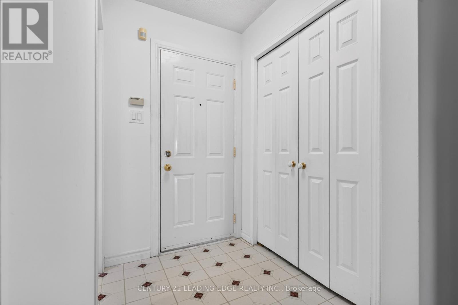 58 Valdor Drive, Toronto, Ontario  M1V 1R4 - Photo 4 - E13670380