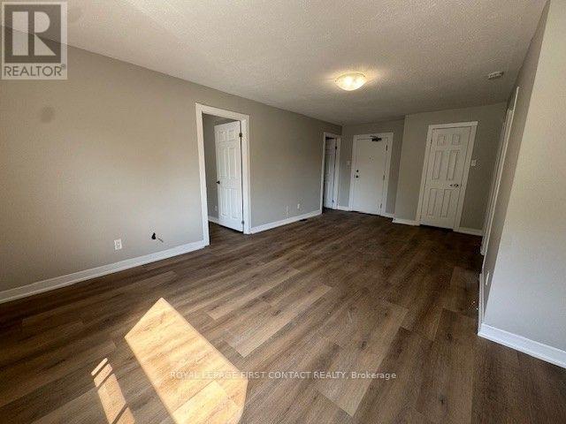 236 Tiffin Street, Barrie, Ontario L4N 2N4 - Photo 6 - S13670094