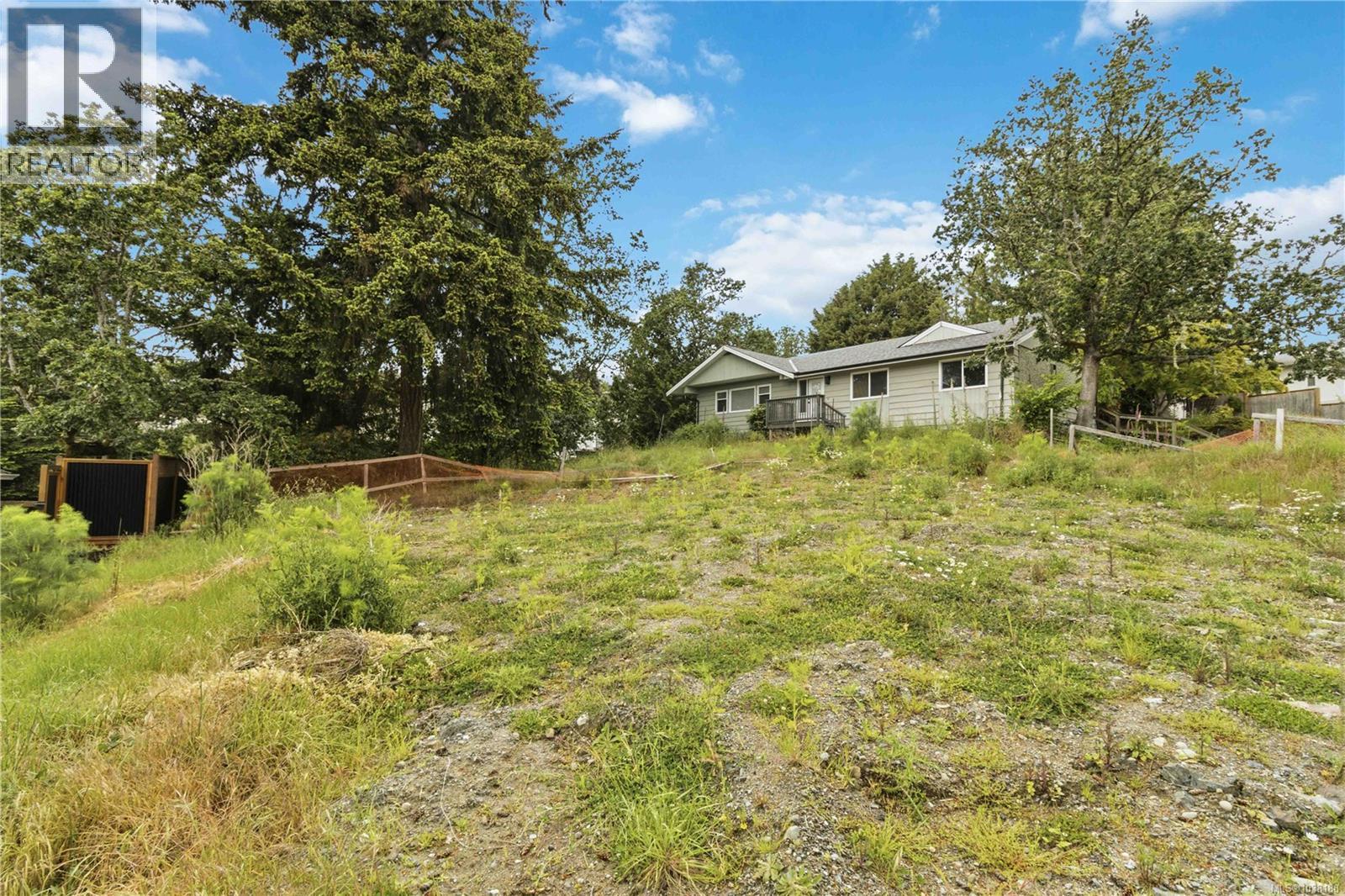 2204 Burnside Rd W, View Royal, British Columbia  V9B 6J6 - Photo 4 - 1038188