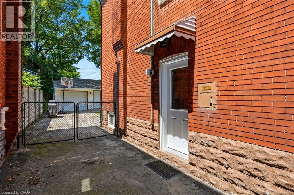 92 Province Street S, Hamilton, Ontario  L8K 2K8 - Photo 49 - 40848937