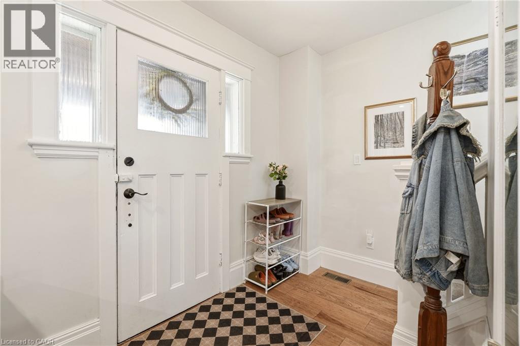 92 Province Street S, Hamilton, Ontario  L8K 2K8 - Photo 4 - 40848937
