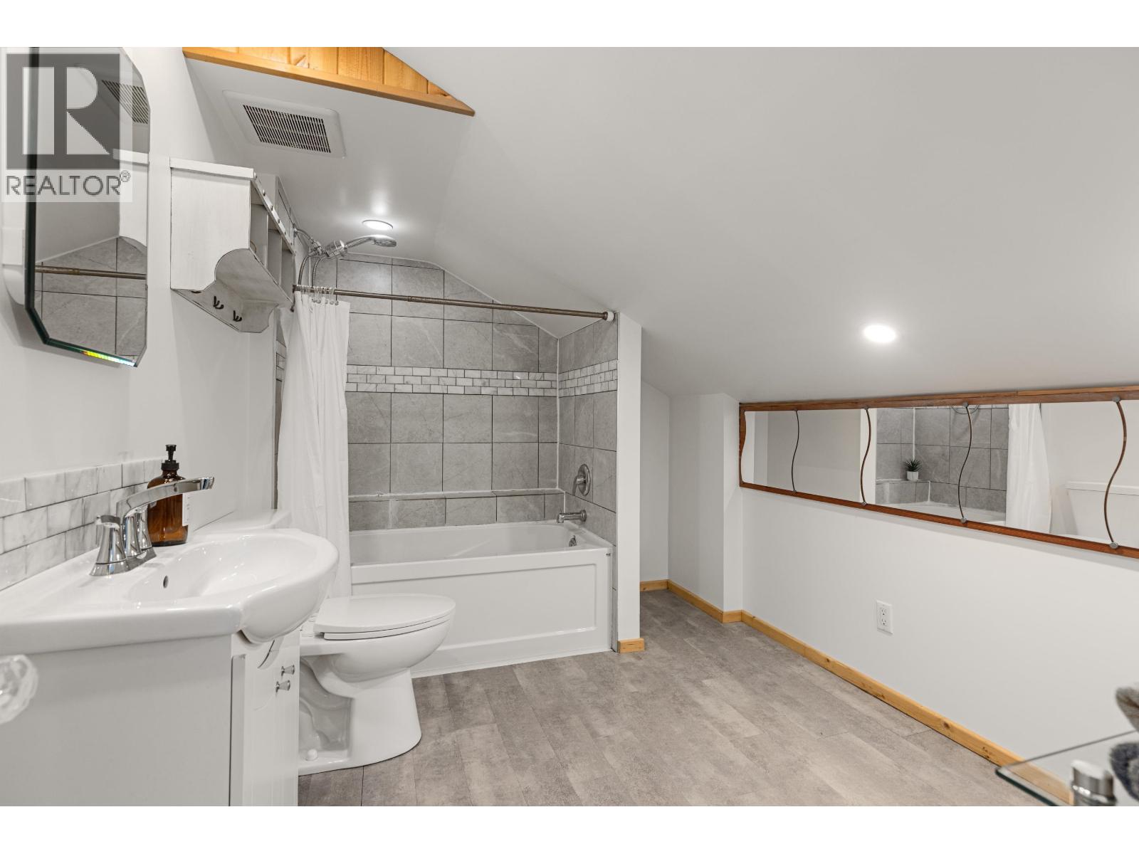 9480 Emerald Drive, Whistler, British Columbia  V8E 0G5 - Photo 19 - R3139277