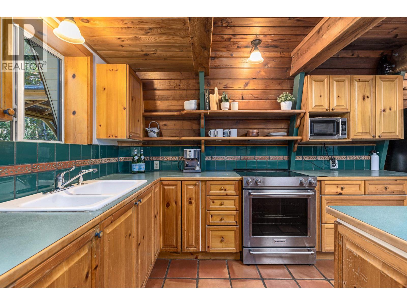 9480 Emerald Drive, Whistler, British Columbia  V8E 0G5 - Photo 6 - R3139277