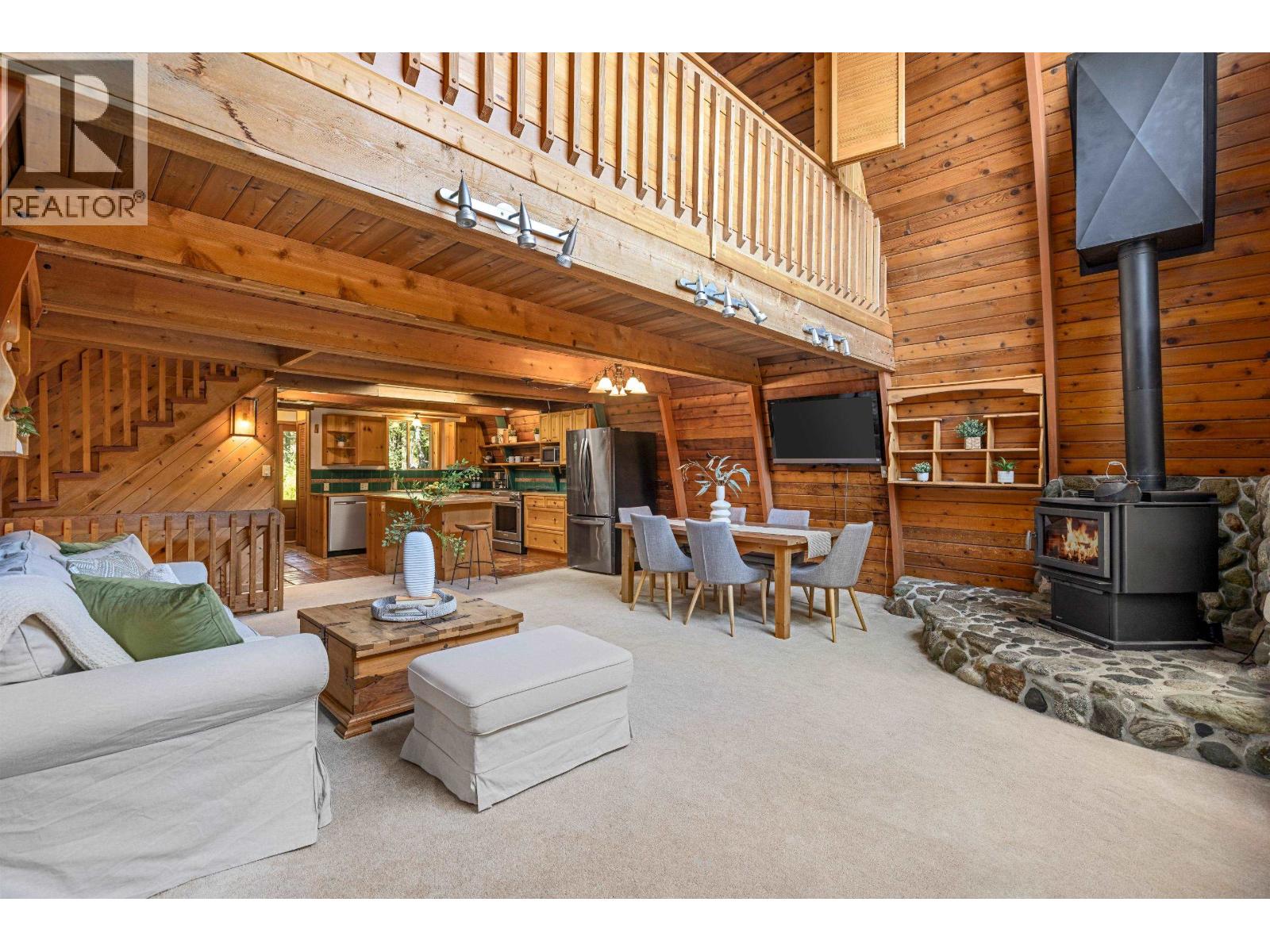 9480 Emerald Drive, Whistler, British Columbia  V8E 0G5 - Photo 4 - R3139277