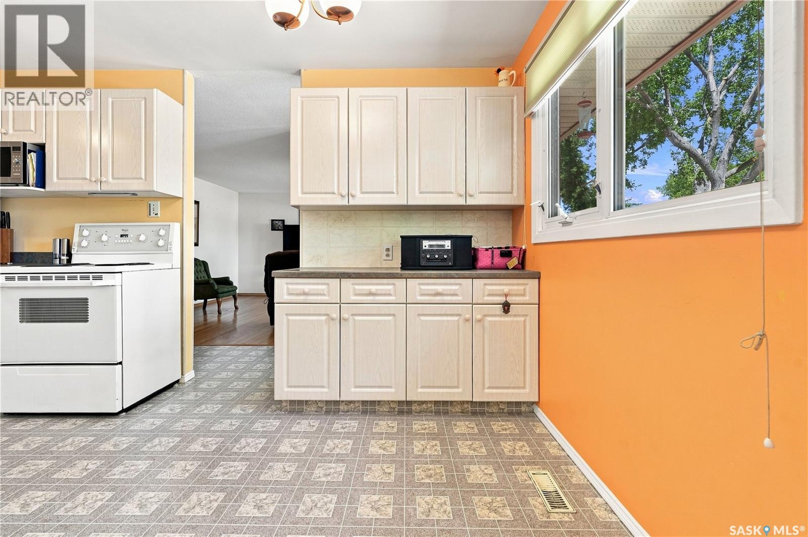 35 Elmview Road, Regina, Saskatchewan  S4R 0B1 - Photo 14 - SK045475