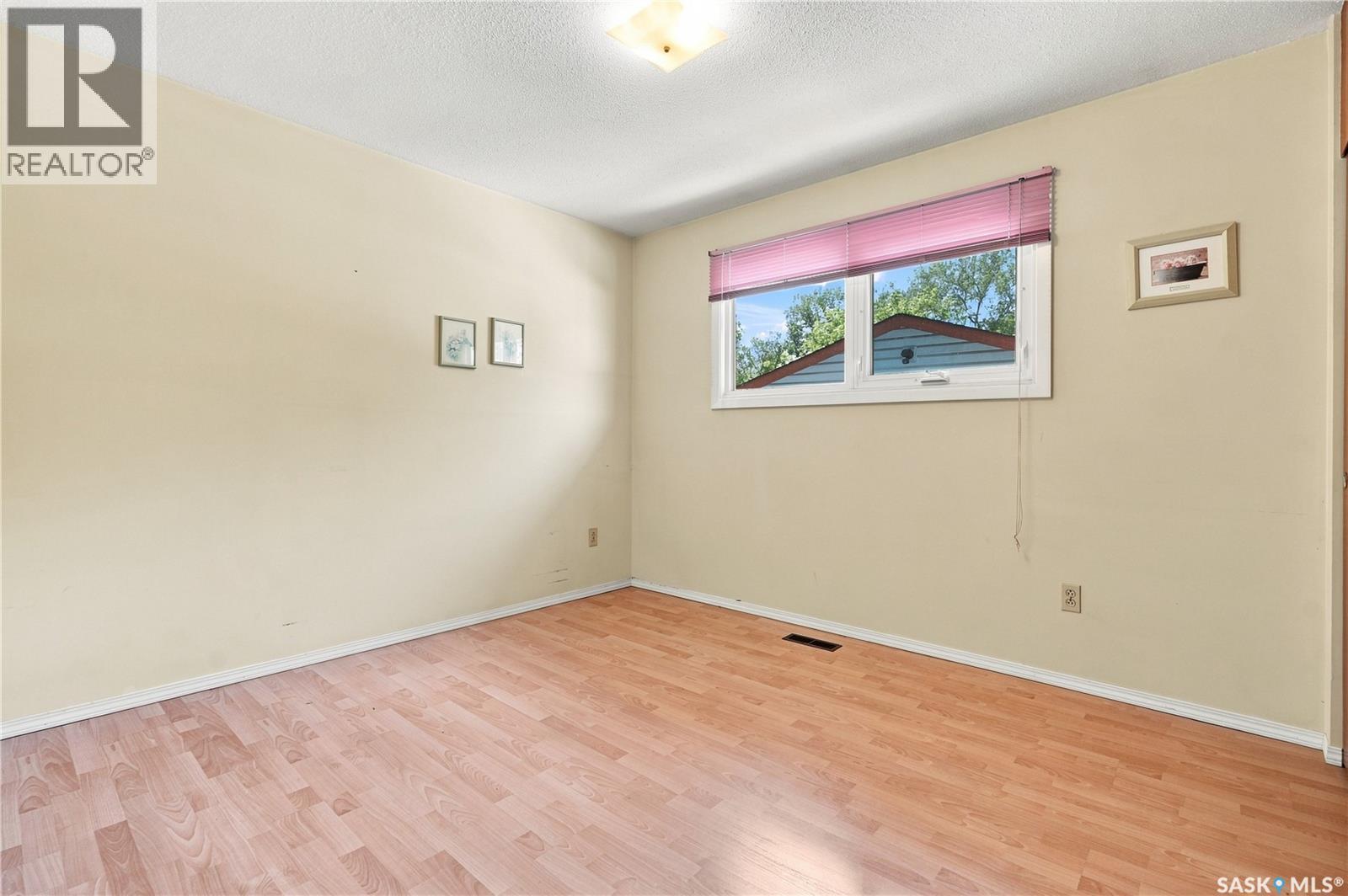 35 Elmview Road, Regina, Saskatchewan  S4R 0B1 - Photo 23 - SK045475