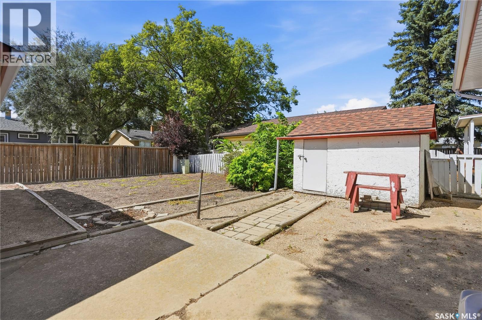 35 Elmview Road, Regina, Saskatchewan  S4R 0B1 - Photo 39 - SK045475