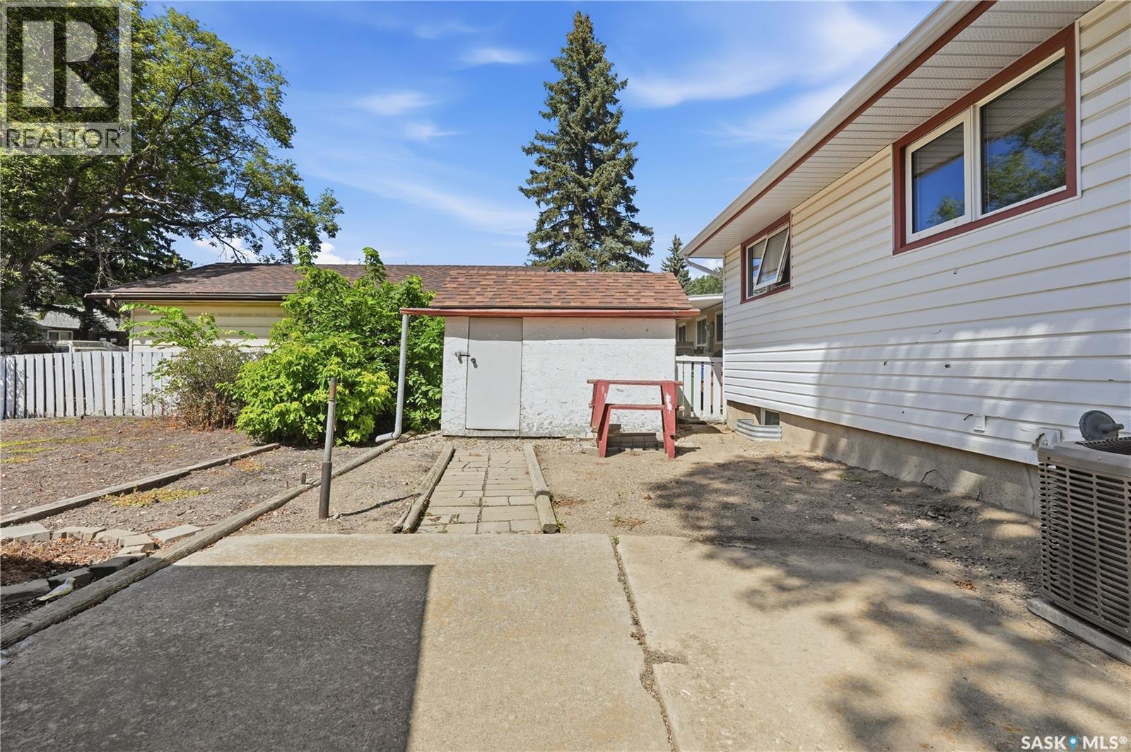 35 Elmview Road, Regina, Saskatchewan  S4R 0B1 - Photo 40 - SK045475