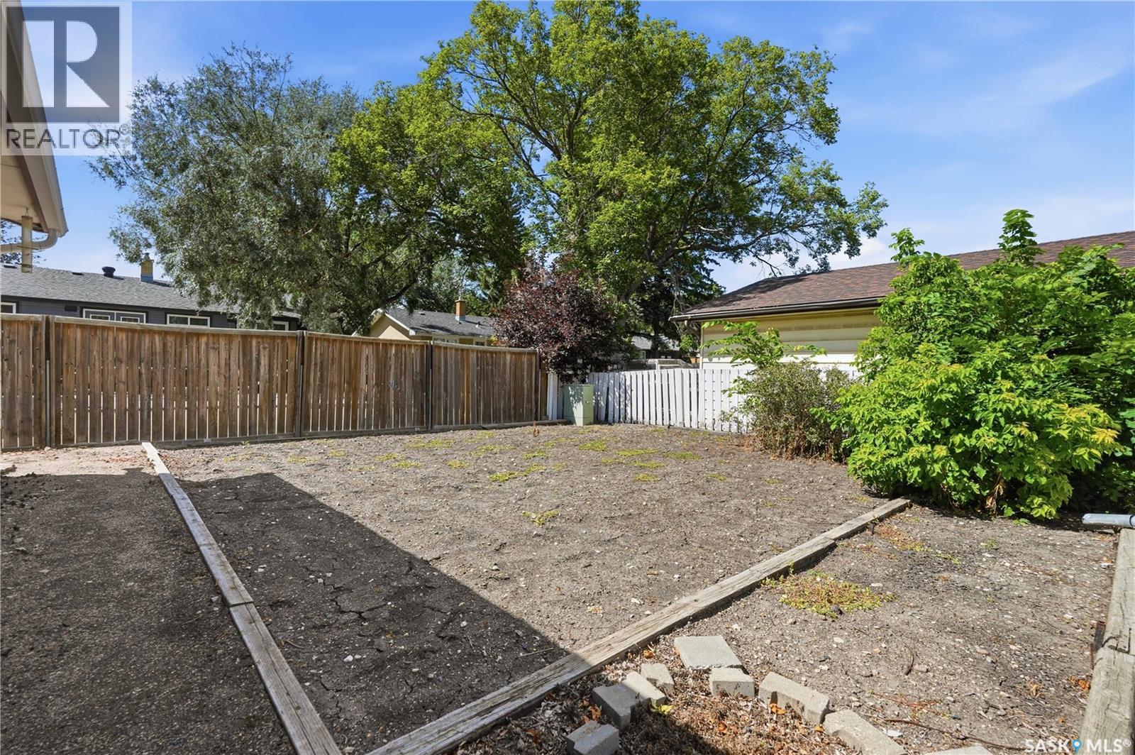 35 Elmview Road, Regina, Saskatchewan  S4R 0B1 - Photo 41 - SK045475