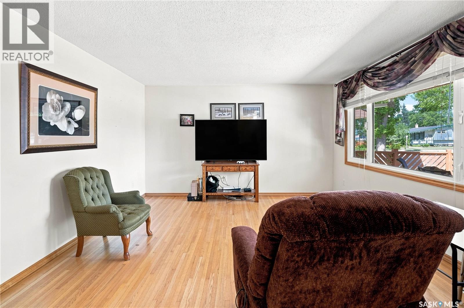 35 Elmview Road, Regina, Saskatchewan  S4R 0B1 - Photo 6 - SK045475