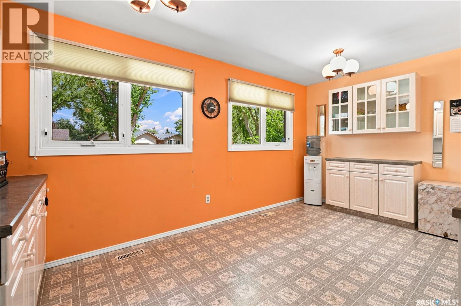 35 Elmview Road, Regina, Saskatchewan  S4R 0B1 - Photo 9 - SK045475