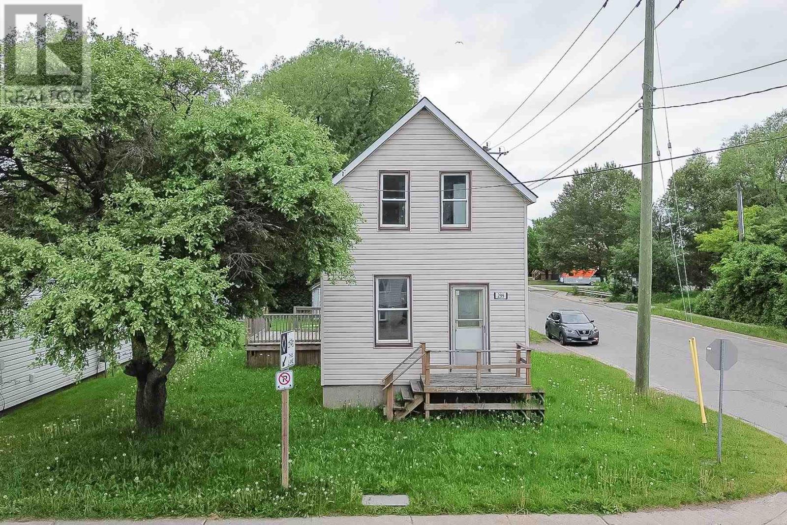 299 Goulais Ave, Sault Ste Marie, Ontario  P6C 5A2 - Photo 2 - SM261274