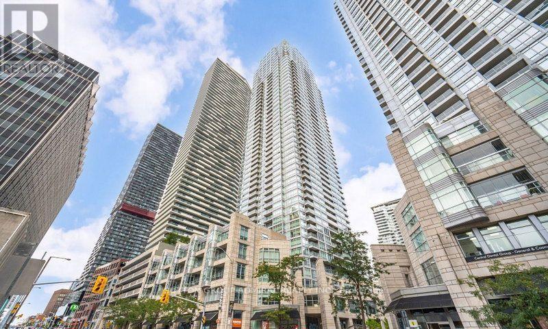 3210 - 2191 Yonge Street, Toronto, Ontario  M4S 3H8 - Photo 2 - C13670016