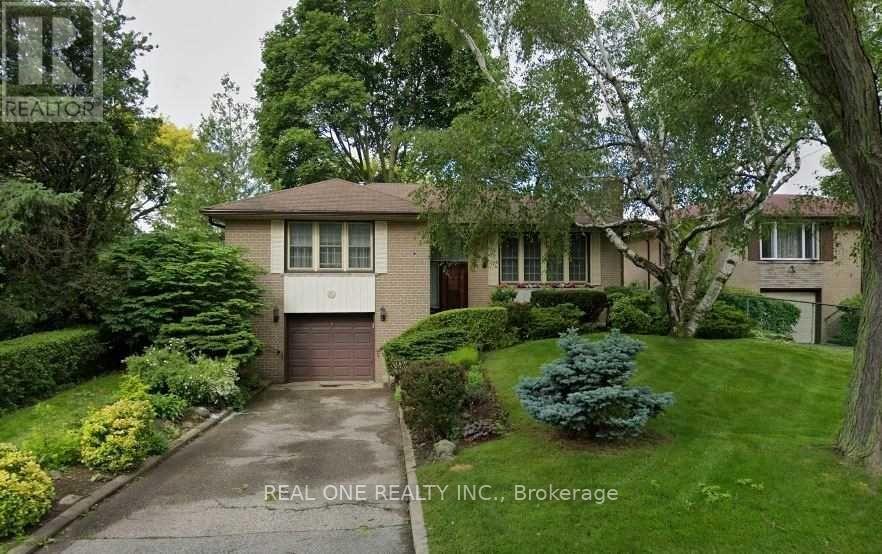 6 FAIRHILL CRESCENT, Toronto, Ontario