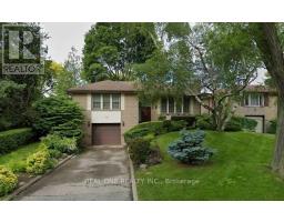 6 FAIRHILL CRESCENT, Toronto, Ontario
