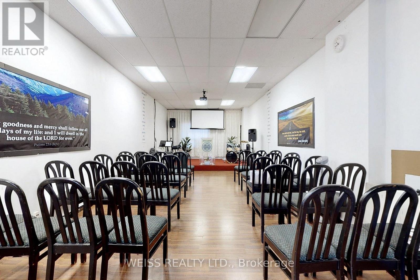 2466 Danforth Avenue, Toronto, Ontario  M4C 1K9 - Photo 4 - E13670086