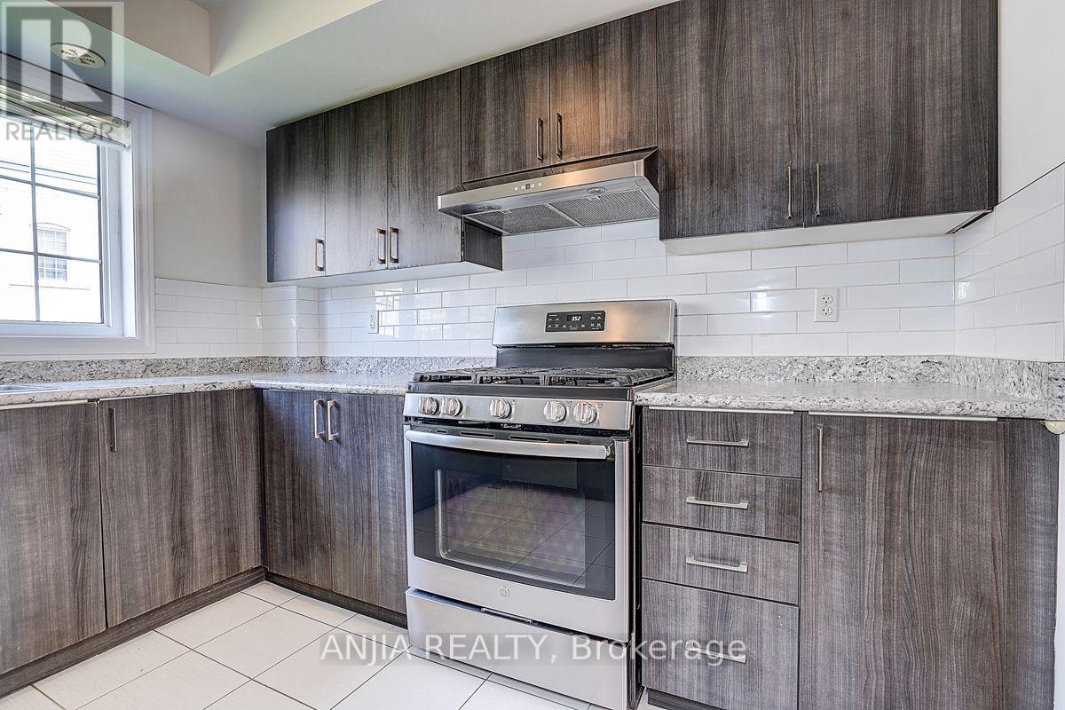 2641 Eaglesham Path, Oshawa, Ontario  L1L 0M7 - Photo 12 - E13670260