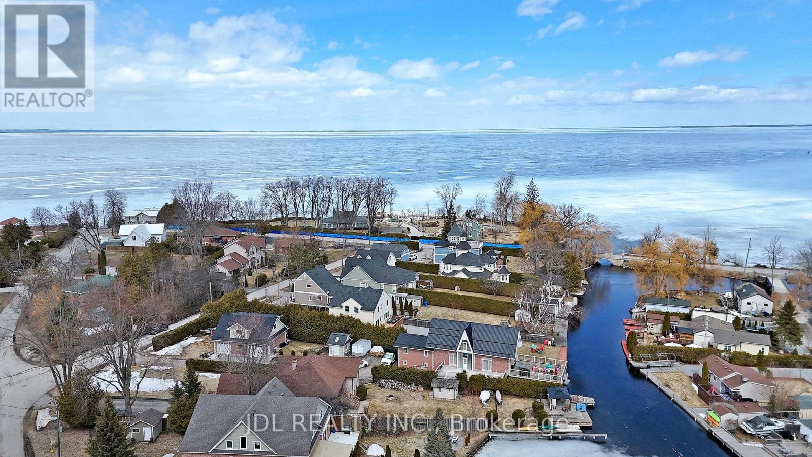 11 Red Robin Road, Georgina, Ontario  L4P 3E9 - Photo 2 - N13173674