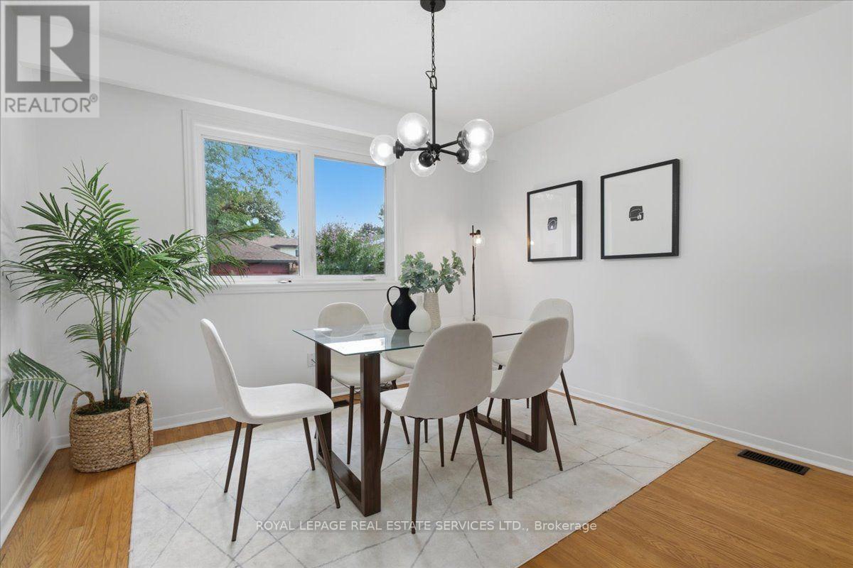 17 Rosegrove Place, Toronto, Ontario  M1S 1W5 - Photo 6 - E13670140