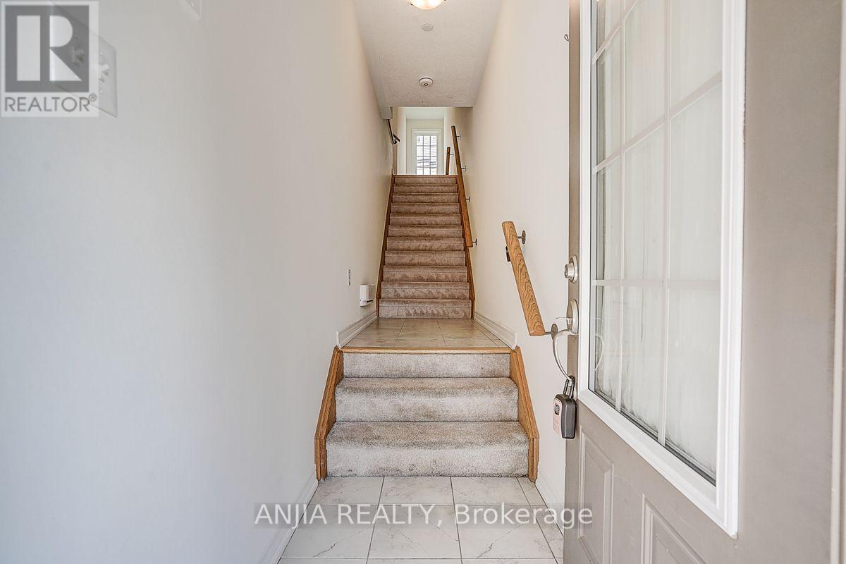 2641 Eaglesham Path, Oshawa, Ontario  L1L 0M7 - Photo 3 - E13670260