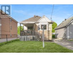 121 CROMWELL AVENUE, Oshawa, Ontario