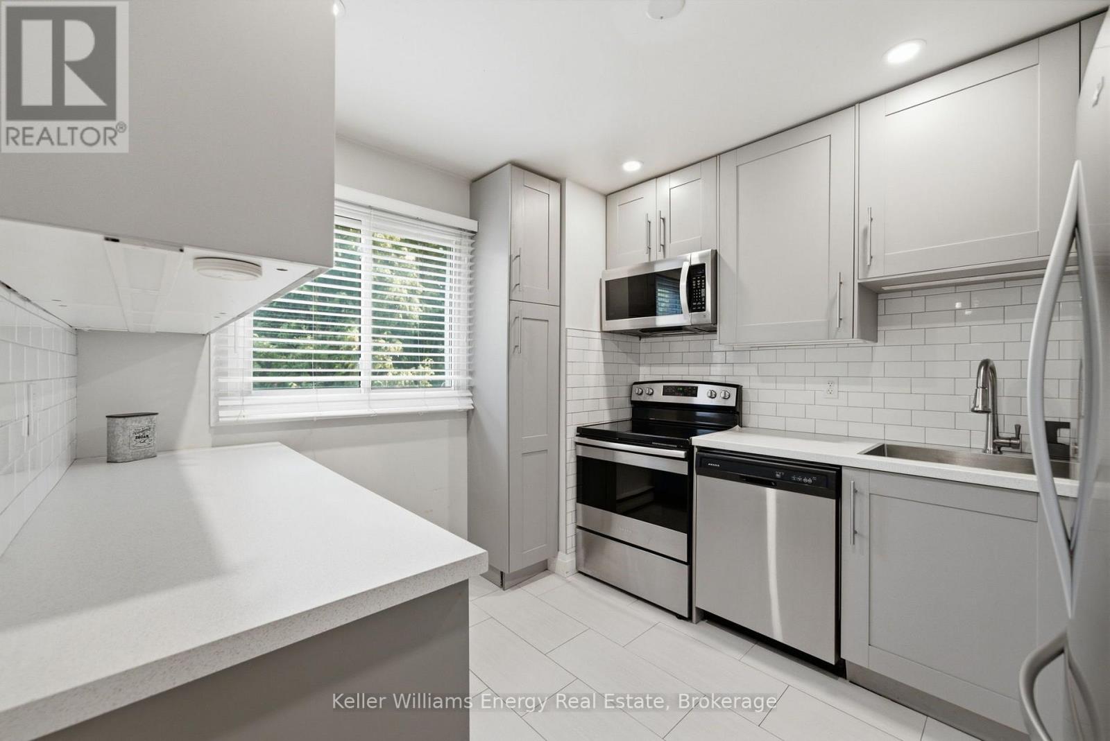 105 - 700 Harmony Road N, Oshawa, Ontario  L1K 1S2 - Photo 4 - E13670210