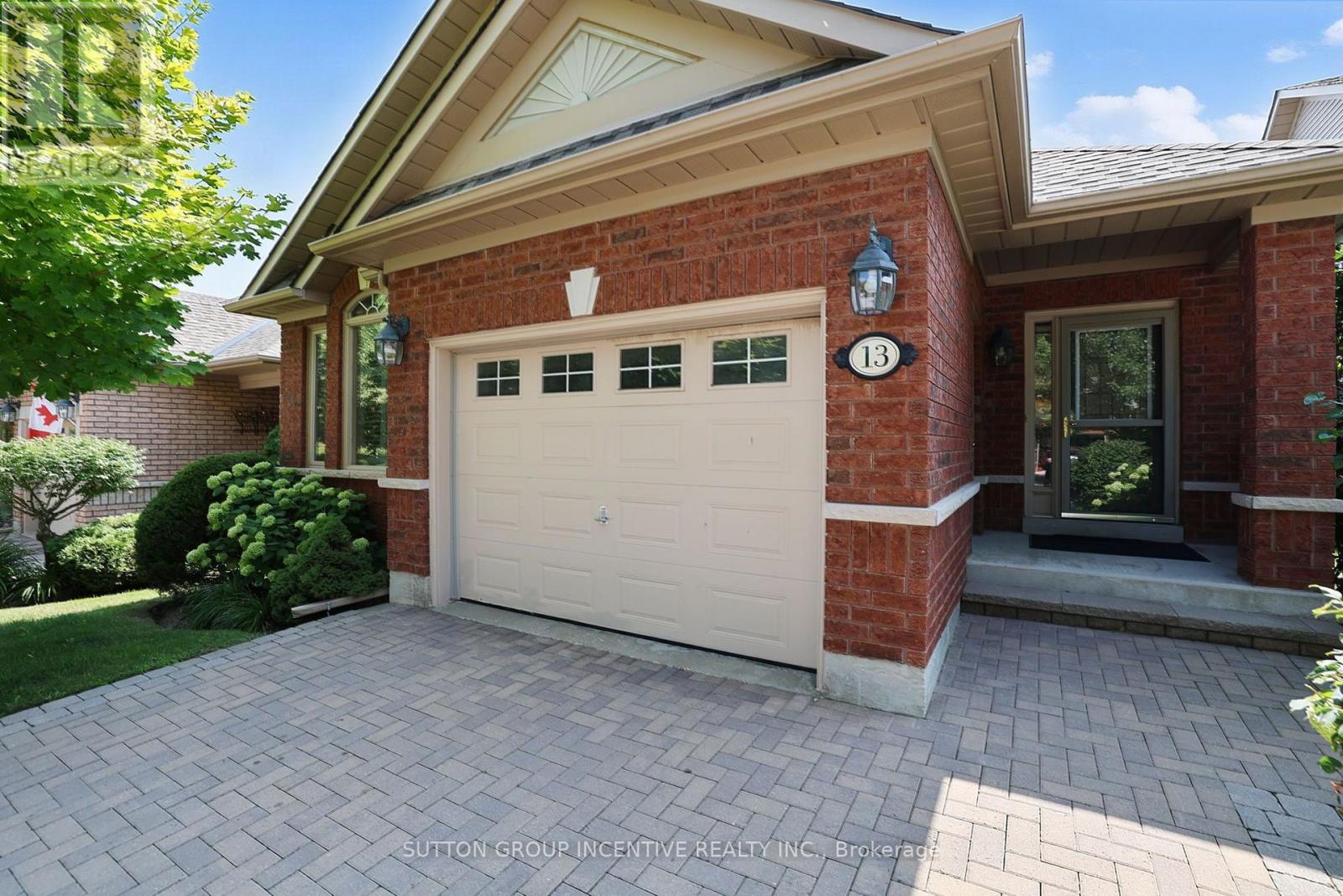 13 Renaissance Point, New Tecumseth, Ontario L9R 2H8 - Photo 4 - N13670148
