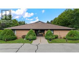 4 - 2 PADDOCK WOOD, Peterborough, Ontario