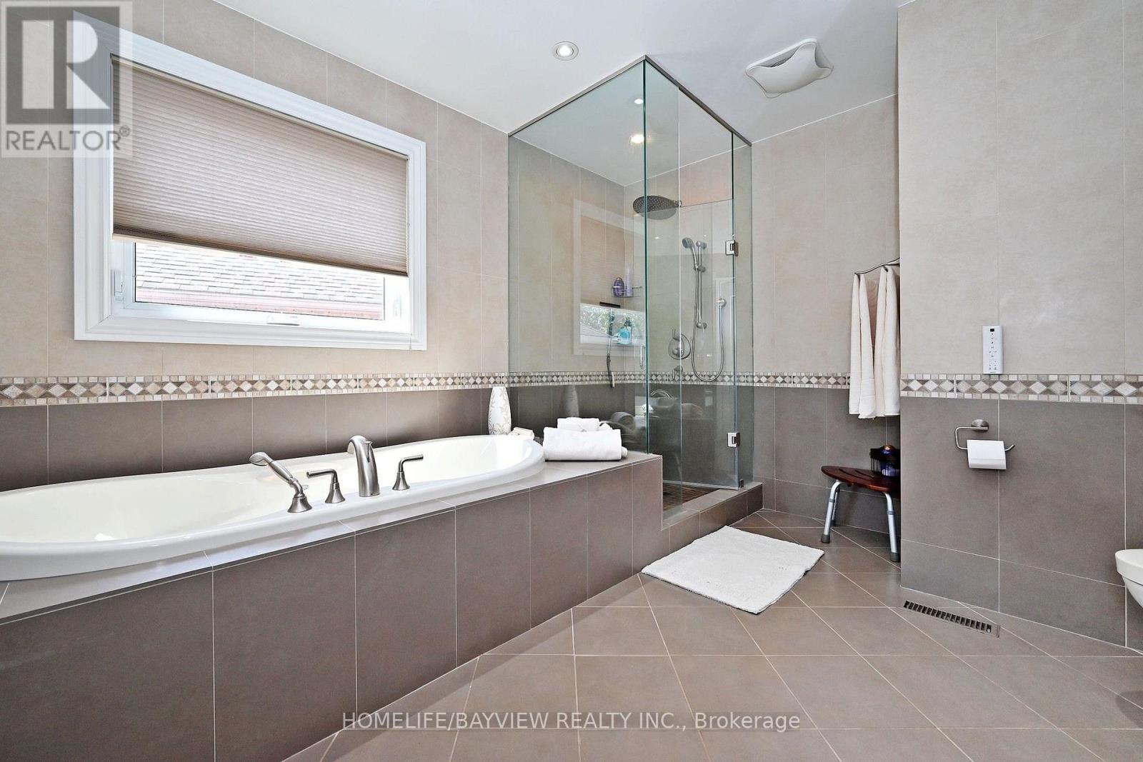 58 Thornbrook Court, Vaughan, Ontario  L4J 7X4 - Photo 36 - N13670198
