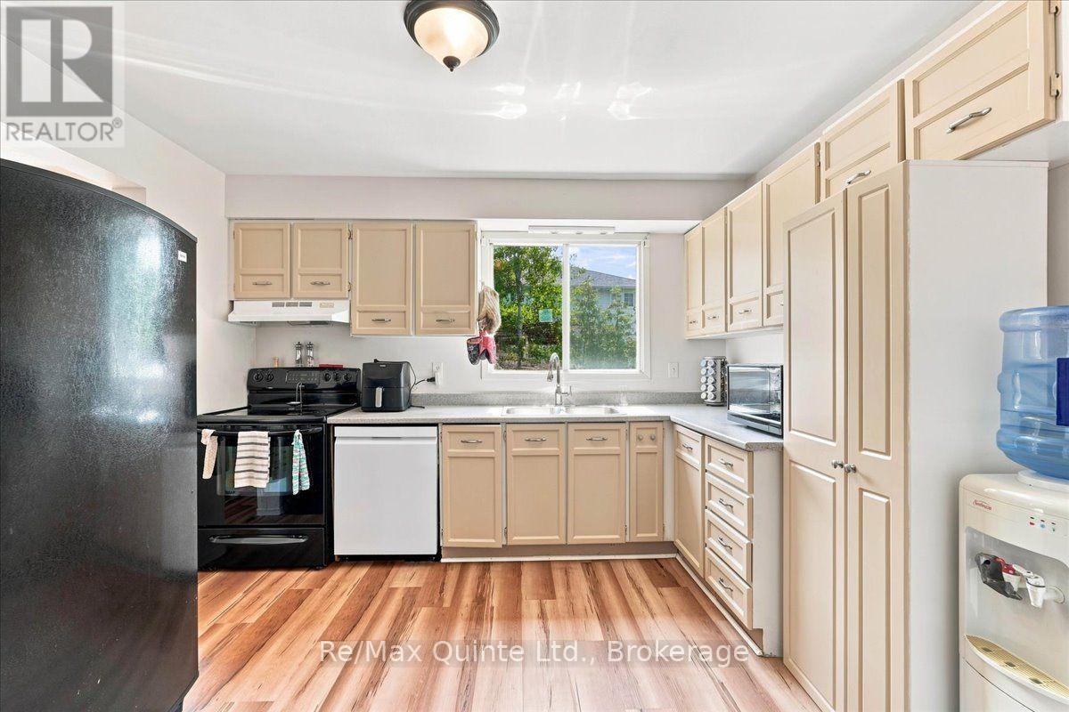 281 College Street W, Belleville, Ontario  K8P 4Z6 - Photo 11 - X13670208